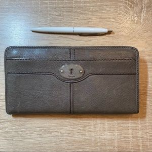 Fossil genuine leather wallet EUS